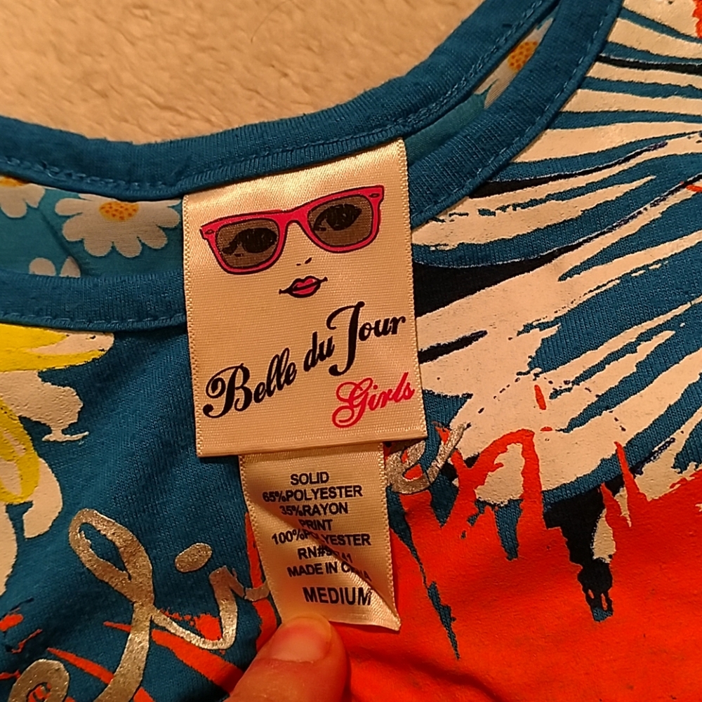 Girls medium t-shirt, sheer daisy fabric back. - Picture 3 of 3
